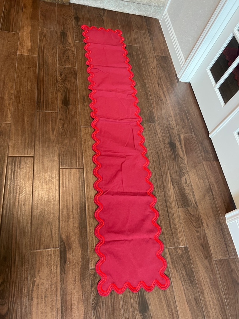 Anthropologie Madeline Embroidered Scalloprd Table Runner